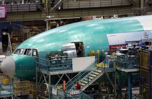意外吧 波音777飞机制造工厂,几乎所有的工作都是由人力控制